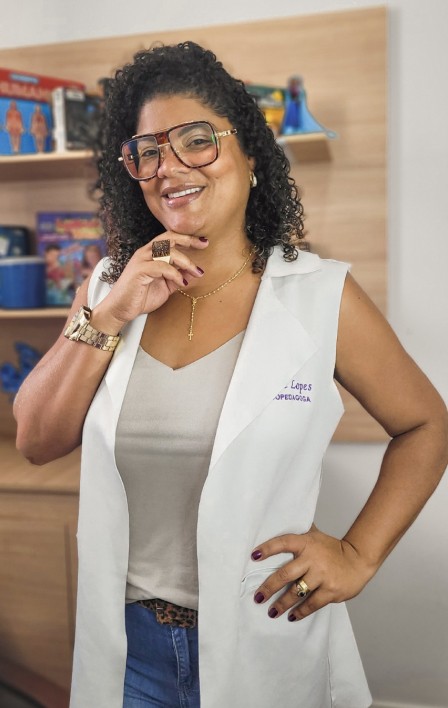 Foto de perfil da psicopedagoga Elaine Lopes - Ciare Terapias